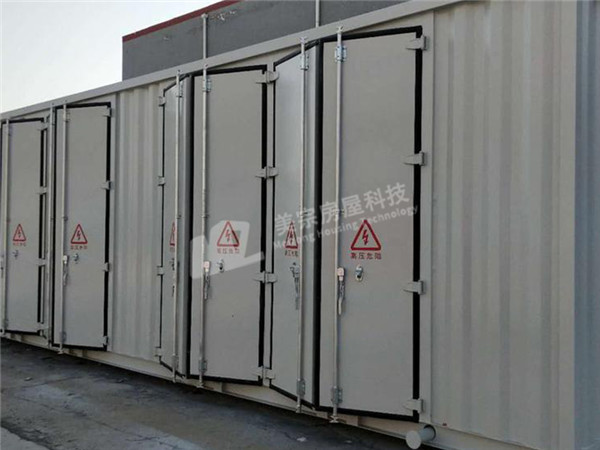 �������׃��